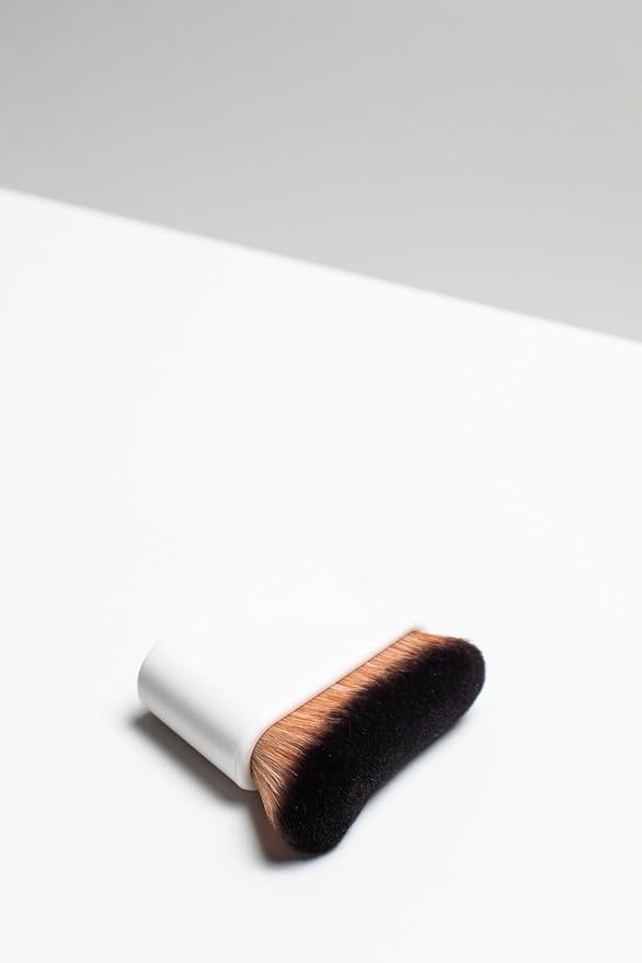 Tinge Body Brush, Large Kabuki Brush, Ideal For Blending Body Makeup, Foundation, Self Tanner & Bronzing, Streak Free & Mess Free, Make Up Brush With Soft, Durable Bristles For Smooth, Even Coverage