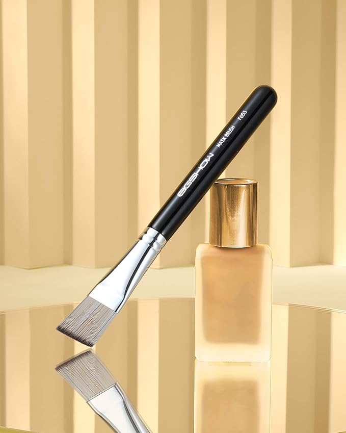 Mask Brush, EIGSHOWBEAUTY Facial Mask Brush Wood Handle Premium Bristle Face Mask Application Foundation Brush Cosmetic Tools for Women, Girls Body Lotion, Mud, Clay, Charcoal Mixed Mask - Grey