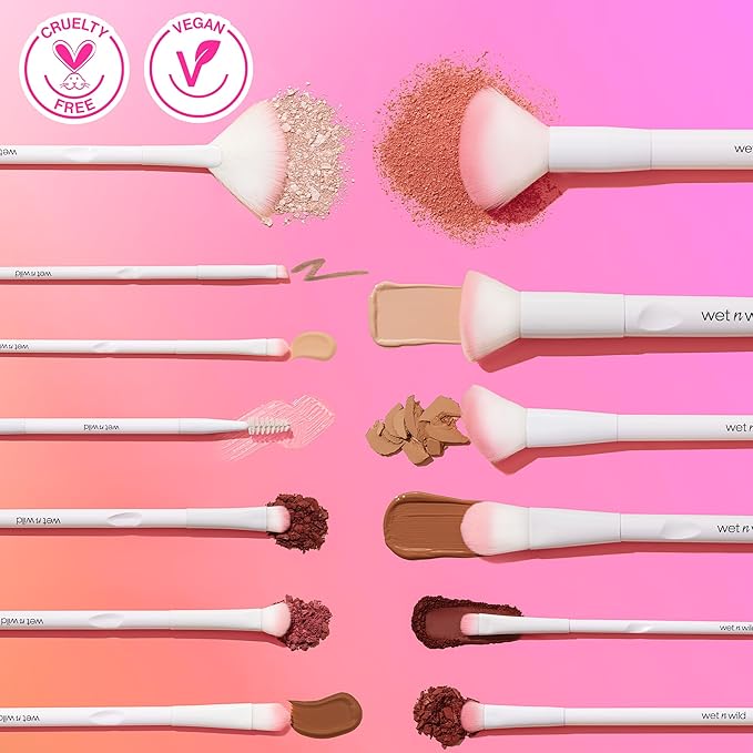 wet n wild Contour Brush, Sculpt, Highlight, & Blend, Luxurious Plush Fibers, Ergonomic Handle for Comfortable Precision Control , Cruelty-Free & Vegan