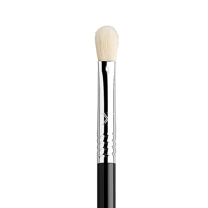 Sigma Beauty Professional E27 Detail Eyeshadow Blending Brush – Eyeshadow Application and Blending Brush - Apply Pigment and Blend Harsh Lines for a Well Blended Effect (1 Brush)