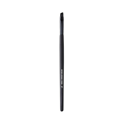 e.l.f. Small Angled Brush, Creates Even, Thin & Straight Lines, Great For Applying Lip Color, Eyebrow Color & Eyeliner, Vegan & Cruelty-Free