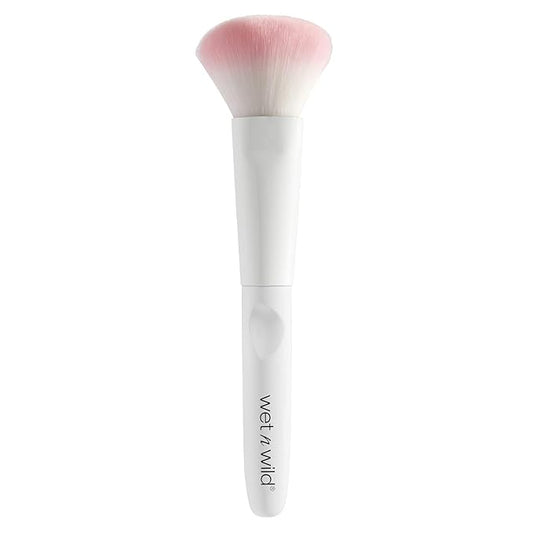 wet n wild Contour Brush, Sculpt, Highlight, & Blend, Luxurious Plush Fibers, Ergonomic Handle for Comfortable Precision Control , Cruelty-Free & Vegan