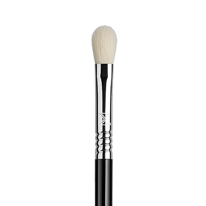 Sigma Beauty Professional E24 Diffused Blending Brush – Professional Eyeshadow Brush for Seamless Eyeshadow Blending, Softens Dramatic Edges & Harsh Lines for a Well Blended Effect (1 Brush)