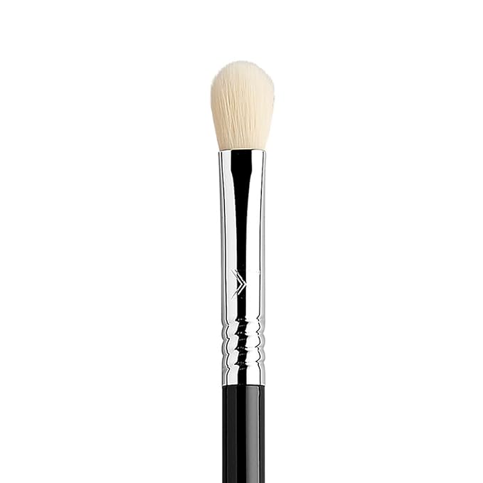 Sigma Beauty Professional E25 Eyeshadow Blending Brush – Professional Eyeshadow Brush for Seamless Eyeshadow Blending, Softens Dramatic Edges & Harsh Lines for a Well Blended Effect (1 Brush)