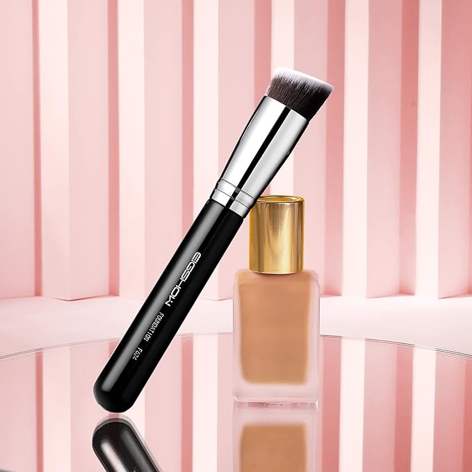 Flat Top Kabuki Foundation Brush, EIGSHOW Premium Makeup Brush for Liquid, Cream, and Powder - Blending, Buffing, Stippling, Flawless Application (F624)