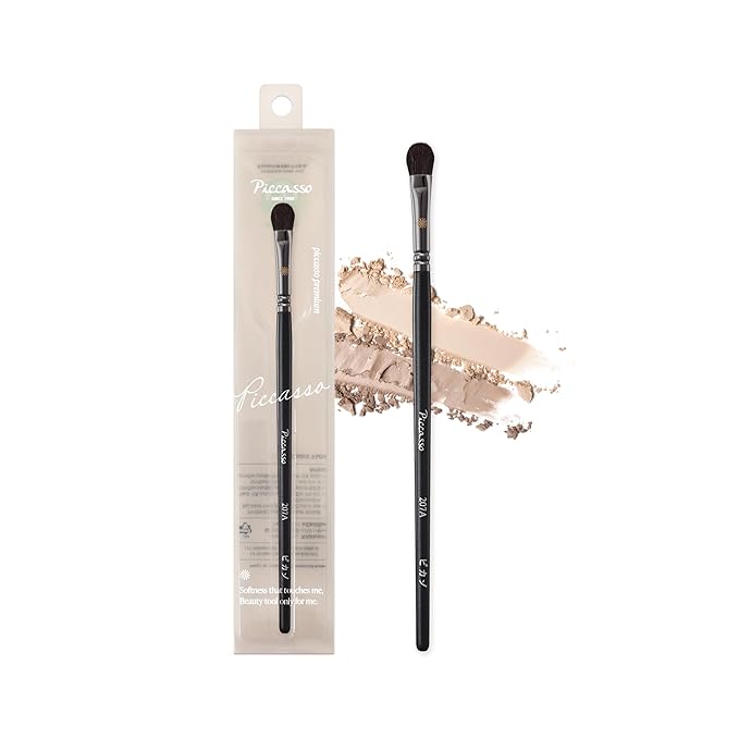 Piccasso 207A Eyeshadow Brush – Flat Rounded Eye Brush for Blending and Shading, Soft Bristles for Smooth Eye Makeup Application, Korean Eyeshadow Brush for All Eye Shapes
