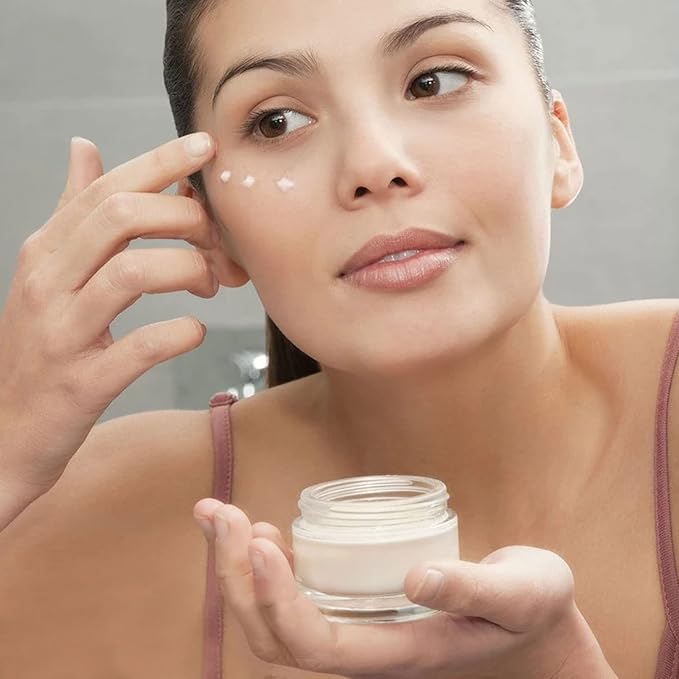 15 Pack, 1 oz 30ml Matte Clear Glass Jars with Silver Lids & Inner Liners, Empty Round Refillable Cosmetic Containers Travel Jars for Cosmetics, Body Butter,Scrubs,Face Cream Lotion,and More