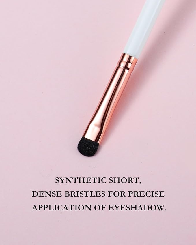 Small Smudge Brush, Professional Eyeshadow Brush for Smudging, Blending, Filling in, Premium Synthetic Bristles Tapered Eye Makeup Brush - Ivory