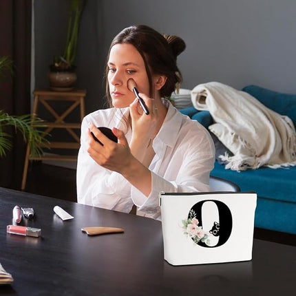 Floral Cat Initial Makeup Bag, Personalized Skin Care Bag, Travel Organizer Toiletry Bags for Women Mom Friends, Cosmetic Bags Makeup Pouch with Zipper, Letter O