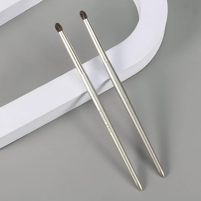 Natural Pony Hair Eye Shadow Brush, ENZO KEN Small Detail Eyeshadow Brush, Detailing Eye Shadow Brush, Mini Eye Smudge Brush, Corner Eyeshadow Brush, Eye Brushes, Eyeshadow Blending Brush. Gold, E204S