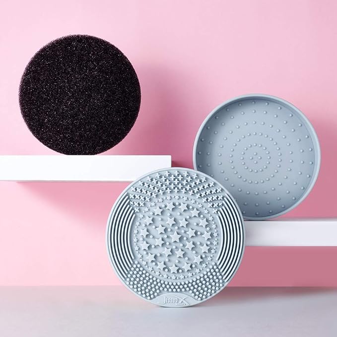 Jessup Makeup Brush Cleaning Mat with Color Removal Sponge, 2 in 1 Silicone Makeup Brush Cleaner (Yucca Green), A007