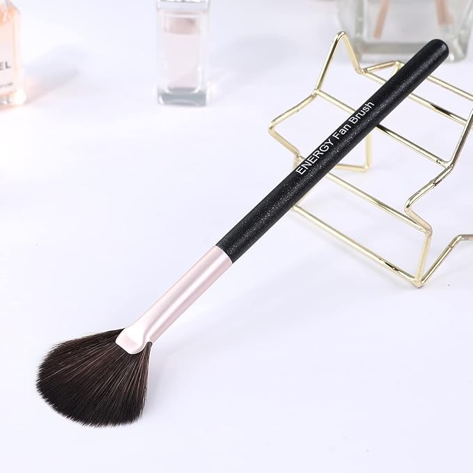 ENERGY Fan Brush Professional Blush Brush Soft Vegan Synthetic Makeup Brush for Face Highlighting,Buffing and Blending with Powder Cream Cosmetics Blusher Highlighter Applicator
