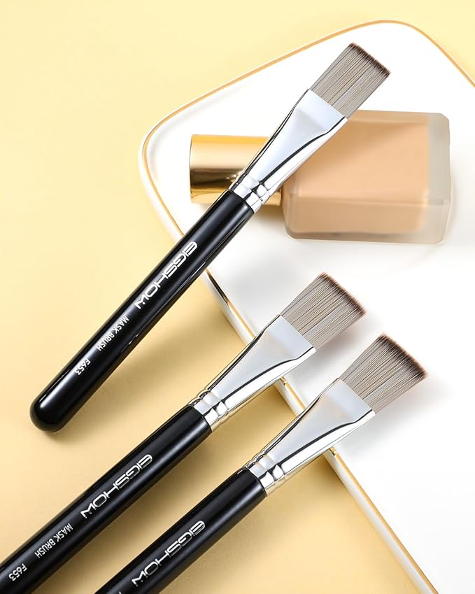 Mask Brush, EIGSHOWBEAUTY Facial Mask Brush Wood Handle Premium Bristle Face Mask Application Foundation Brush Cosmetic Tools for Women, Girls Body Lotion, Mud, Clay, Charcoal Mixed Mask - Grey