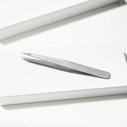 Tweezerman Steel Point Tweezer, Silver, 2 x 6 inches, Modern, Professional Quality for Eyebrow Precision, Facial and Ingrown Hair Removal