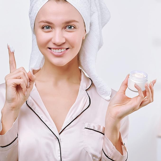 2oz Jars with Lids, HOA Kinh 30 Pack Clear Glass Jars Empty Cosmetic Containers Round Airtight Glass Jar with Inner Liners and black Lids for Storing Lotions, Powders, and Ointments