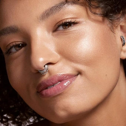 Light-Diffusing Highlighter by Fenty Beauty