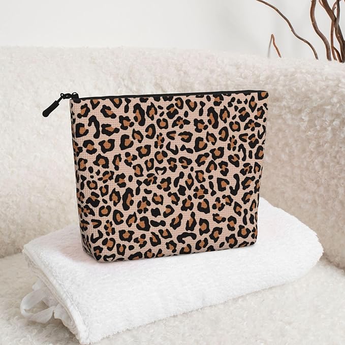 MOLAIGIN Cool Leopard Beige Cheetah Print Cosmetic Bag For Women, Travel Makeup Bag, Toiletry Zipper Bag, Large Capacity Aesthetic Cases