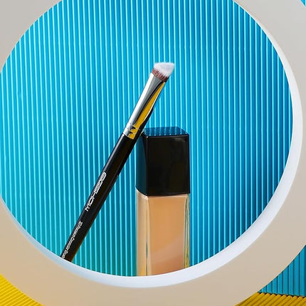 EIGSHOW Concealer Brush Under Eye, Small Triangle Brushes for Precise Coverage Dark Circles Blemishes Acne, Blending Cream and Liquid (F658)