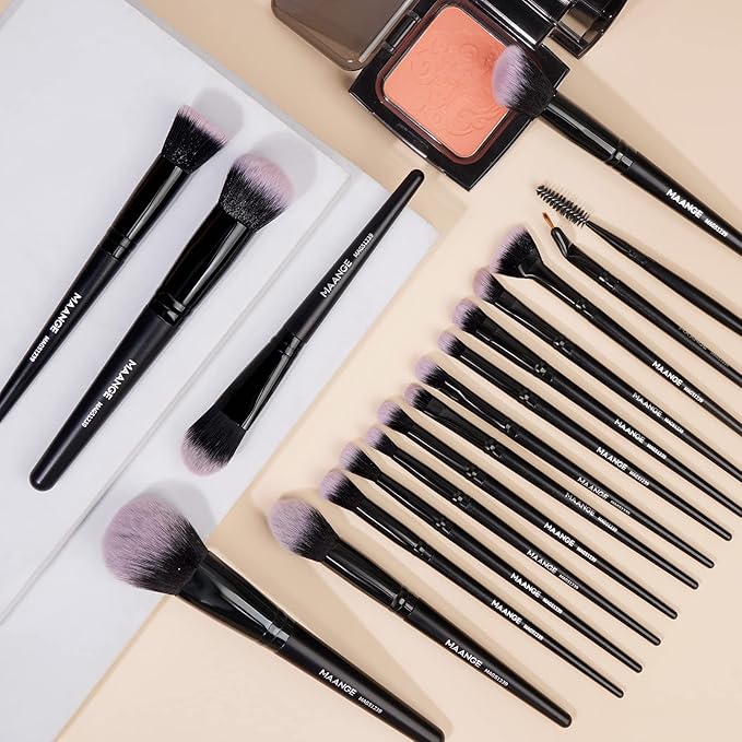 Makeup Brushes, MAANGE 18 Pcs Premium Synthetic Make up Brushes Set Soft Foundation Powder Eyeliner Eye Shadow Makeup Brush Set Professional (Black)