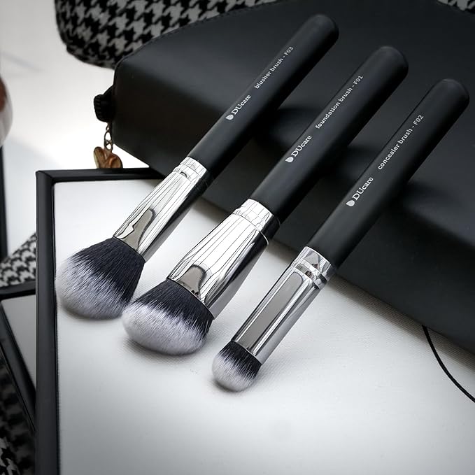 DUcare Makeup Brushes 3Pcs Foundation Contour Bronzer Brush,Concealer Brush,Blusher Powder Brush, Face Kabuki Travel Buffing Stippling Liquid Blending Makeup brush set Black