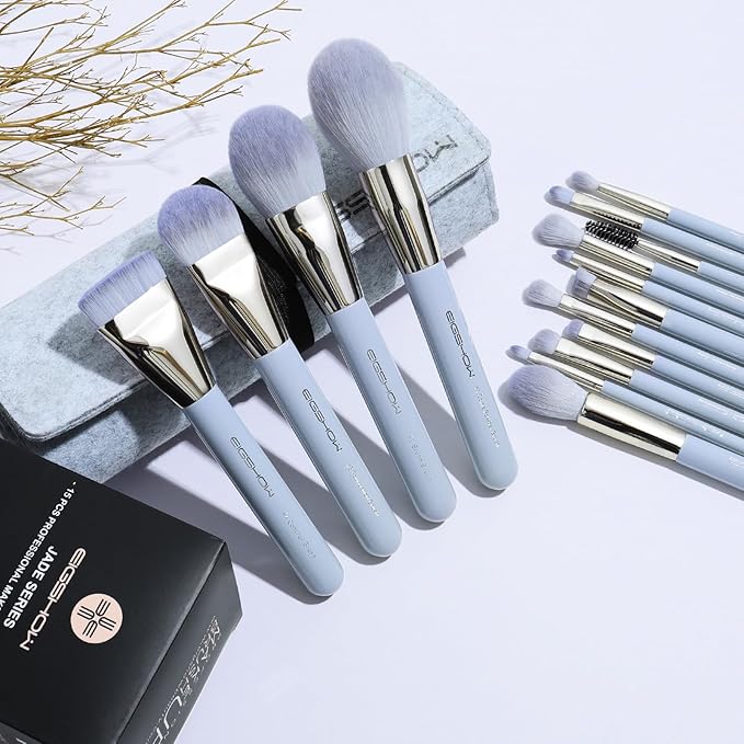 Makeup Brushes, EIGSHOW 15pcs Professional Makeup Brush Set With Case, Premium Synthetic for Foundation Contour Concealers Blush Eye Shadow (BABYBLUE)