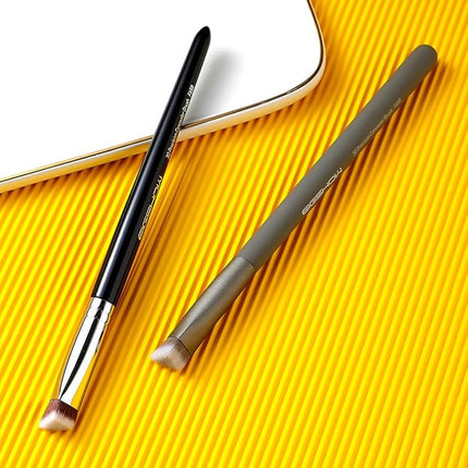 EIGSHOW Concealer Brush Under Eye, Small Triangle Brushes for Precise Coverage Dark Circles Blemishes Acne, Blending Cream and Liquid (F658)