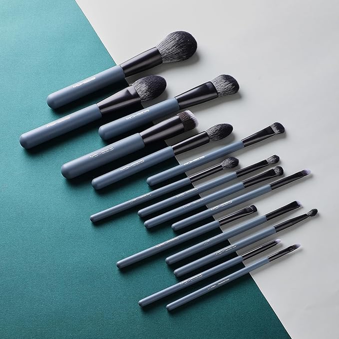 Makeup Brush Set, EIGSHOW Professional Makeup Brushes Foundation Powder Concealers Eye Shadows 15 Piece for Eye Face Liquid Cream Cosmetics Kit (GREY)