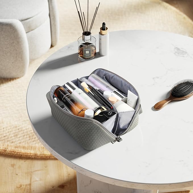 hhhouu Large PU Leather Makeup Bag with Handle, Travel Cosmetic Organizer Case, Waterproof Toiletry Bag, Portable Storage Pouch for Accessories and Brushes, Ideal Gift for Women HO-CB01