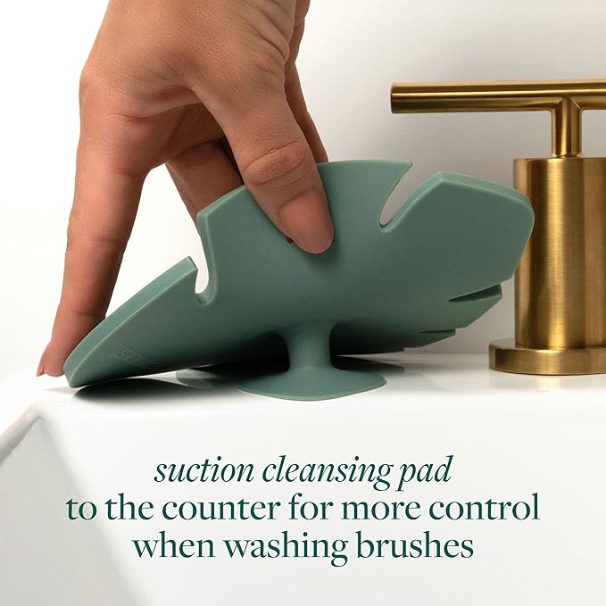 EcoTools Makeup Brush Cleansing Pad, Brush Cleaner Mat For Deep Cleaning Tools, Use With Makeup Brush Shampoo, 100% Silicone, Easy To Clean, Features Suction Cup For Easy Usage, Cruelty-Free, 1 Count