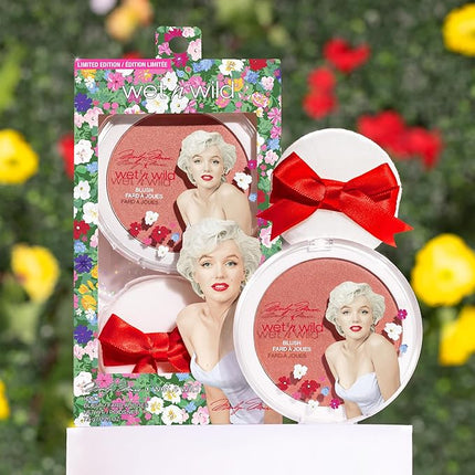 wet n wild Marilyn Monroe Collection Icon Blush – Velvety Pearlescent Powder Blush, Buildable & Blendable Formula Infused with Vitamin E, Includes Sponge Applicator, Cruelty-Free – Rose