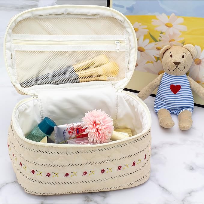 PAZIMIIK Quilted Makeup Bag Large Travel Zipper Soft Cosmetic Case for Women Girls Make Up,Little Flower Beige