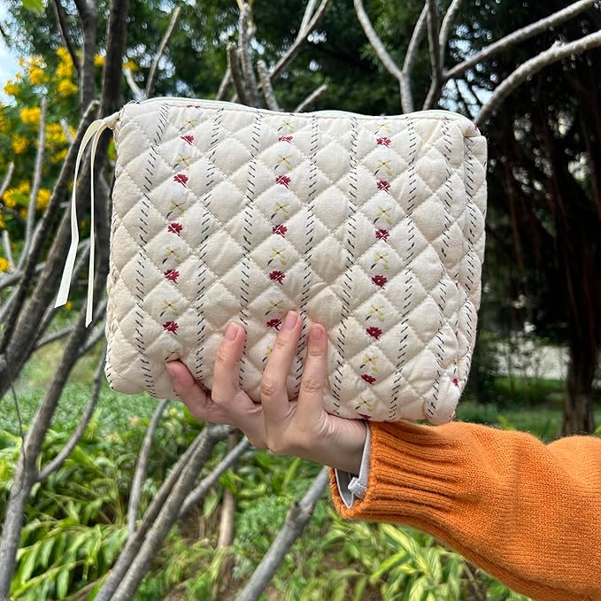 PAZIMIIK Quilted Makeup Bag Large Travel Zipper Soft Cosmetic Pouch for Women Girls Make Up,Little Flower Beige