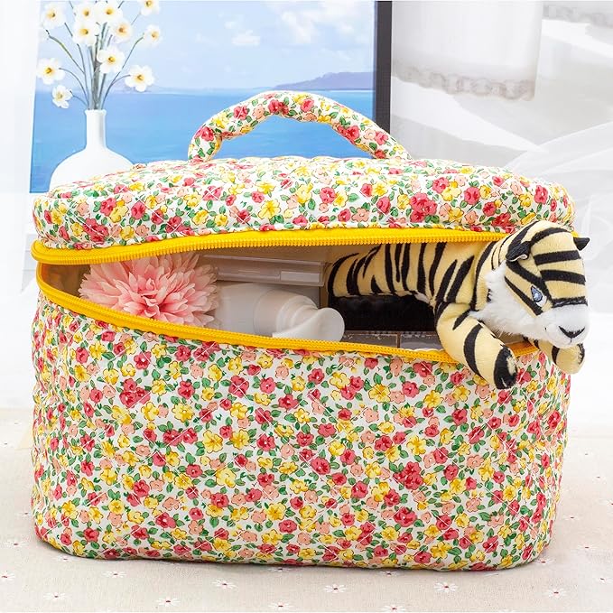 PAZIMIIK Quilted Makeup Bag Large Travel Zipper Soft Cosmetic Case for Women Girls Make Up,Little Flower